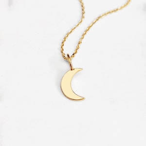 14K 9K Tiny Crescent Moon Necklace, Solid Gold Moon Pendant, Tiny Moon Charm, Dainty Minimalist Moon necklace, Celestial Jewelry, Prom Gift
