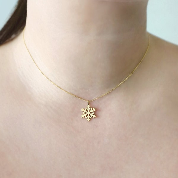 14K 9K Snowflake Charm Necklace, Solid gold necklace, Wintertime Pendant necklace, Winter Jewelry, Dainty Layering Necklace, Gift For Her