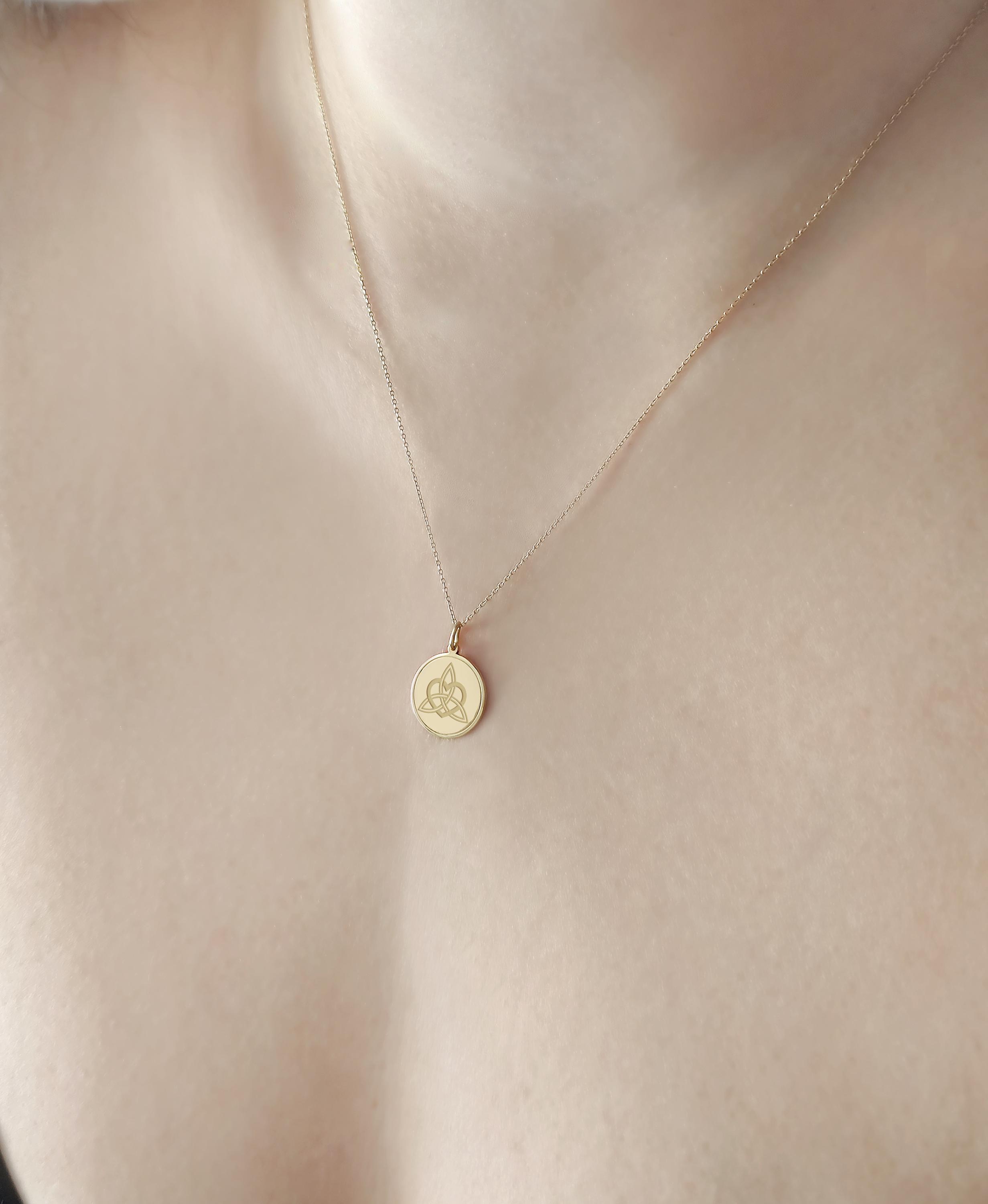Collana Con Rune ACCIAIO INOX CELTICO Triquetra Nodo Ciondolo Gratis Perlina Sfera