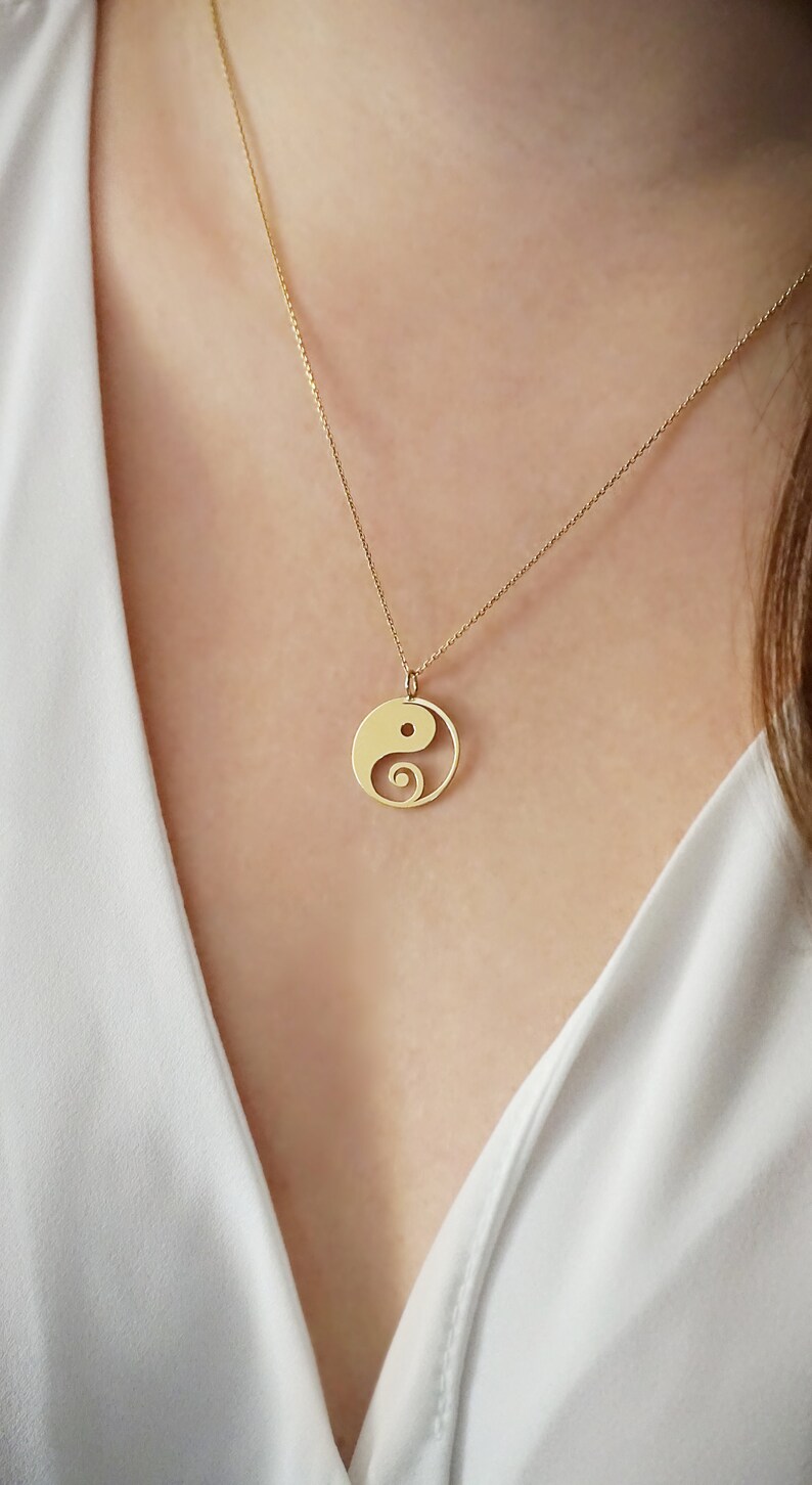 14K 9K Yin Yang necklace, Yin Yang Charm Pendant, Solid Gold Minimalist Necklace, Dainty Layering Necklace, Delicate Coin Disc Necklace image 1