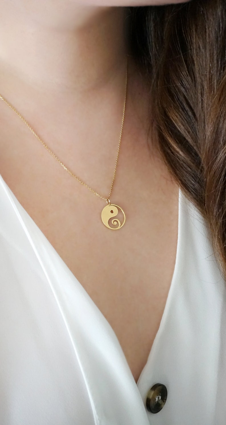 14K 9K Yin Yang necklace, Yin Yang Charm Pendant, Solid Gold Minimalist Necklace, Dainty Layering Necklace, Delicate Coin Disc Necklace image 3