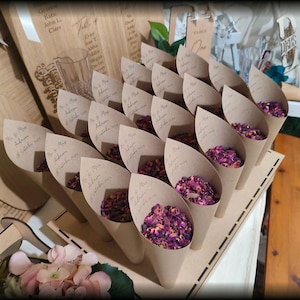 Coni di coriandoli grandi con supporto - Personalizzati - Coni di coriandoli pronti arrotolati - Pronti da riempire - Questi sono i nostri coni e supporti grandi
