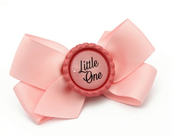 Niedliche Haarschleife in Pink mit Pinken Perlen. Super süßer Haarschmuck für abdl und wenig Platz