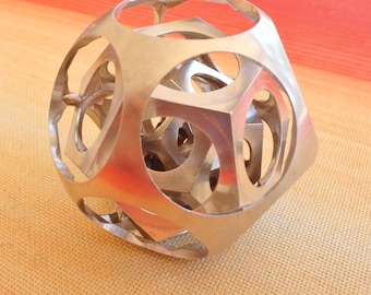 Four Dodecahedrons in a Ball, the famous Turner's Ball puzzle, 50mm diameter