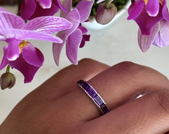 Emerald Cut Amethyst Eternity Band in 14k Gold, Bold Geometric Bezel Ring, Purple Gemstone Statement Band, 18k Gold February Birthstone Ring