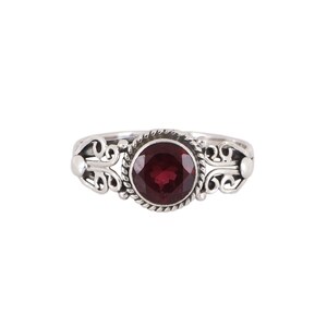 Garnet Carved Ring/ Red gemstone Ring/ January Birthstone/ Big Stone Ring/ 6.5mm Round Stone/ Birthday Gift/ anniversary Gift