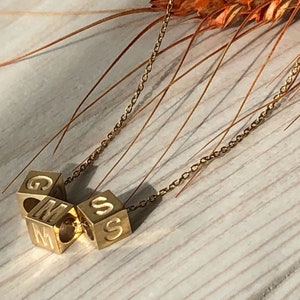 Cube necklace with name clearance