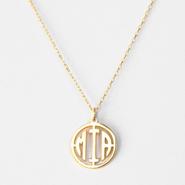 Personalized Monogram Necklace Cute Minimalist Jewelry Circle Initial Necklace Personalized Monogram Pendant Gold Silver Block Monogram