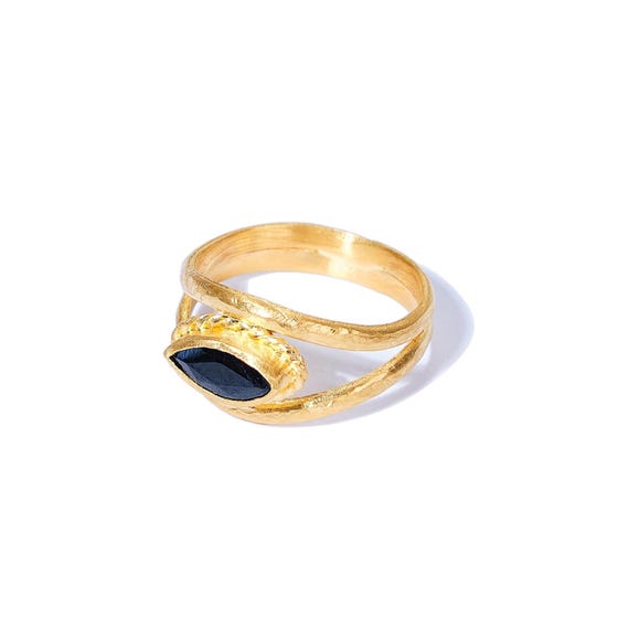 Sapphire ring//artisan Sapphire ring//Sapphire 24k ring//24k gold natural Sapphire ring//24k gold sapphire ring//gold sapphire jewelry