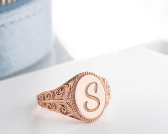 Personalized Initial Signet Ring • Custom Letter Ring • Engraved Monogram Ring • Vintage Swirl Band • Dainty Custom Jewelry Gift for Her