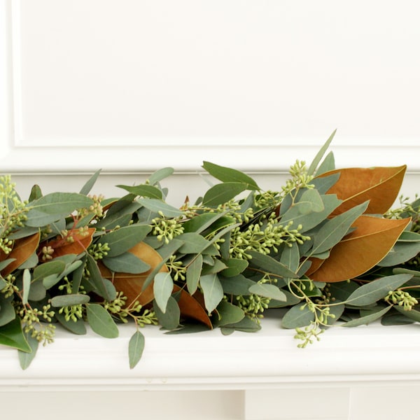 Handmade Fresh Magnolia + Seeded Eucalyptus Greenery Garland –for wedding, home decor, holiday party, Christmas décor