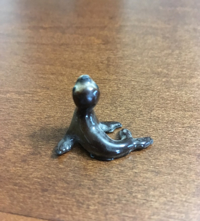 hagen renaker seal