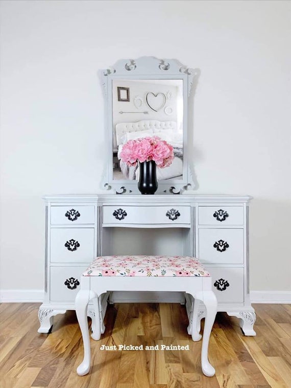 Soldvintage Vanity With Bench Shabby Chic Vanity Bedroom Etsy