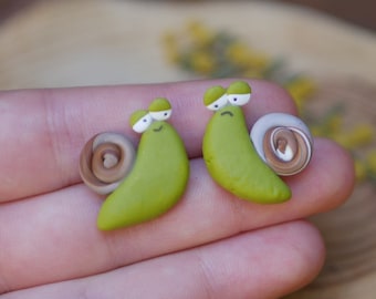 Cute polymer clay snail studs / Animal earrings / Statement earrings / Hypoallergenic