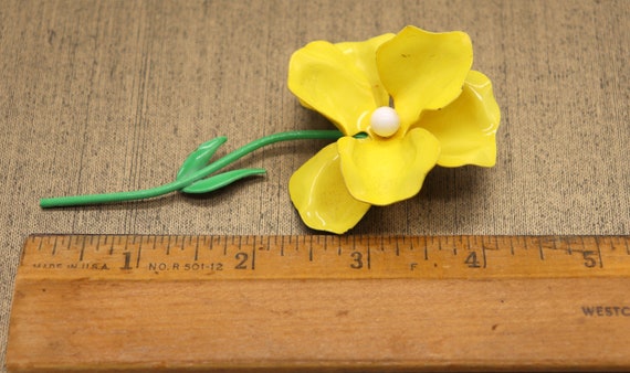 Large Brooch Enameled Vintage Flower Pin 4 1/4" L… - image 3