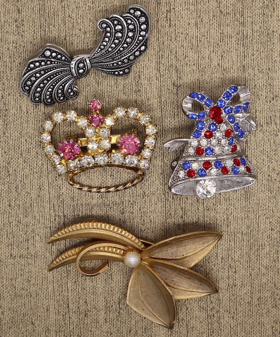 Lot 4 Vintage Costume Jewelry Pins Brooches 2 Rhinestone Red White and Blue  Bell & Crown and 2 Mid Century Modern