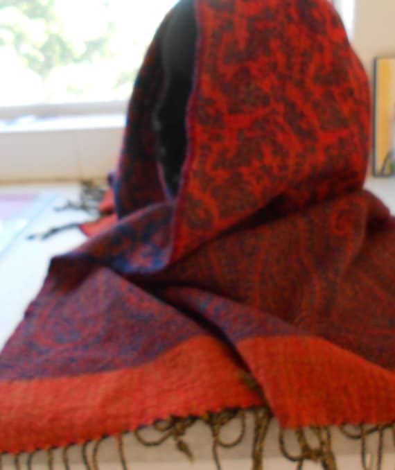 Vintage wool/silk pashmina scarf with paisley des… - image 1