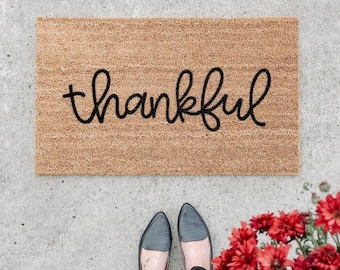 thankful doormat . thanksgiving welcome mat . holiday doormat . outdoor fall decor . gift for her . autumn welcome mat . fall decor