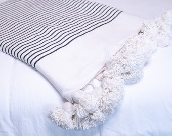 Moroccan Blanket with Pom Pom in White and Black