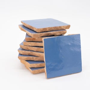 Marokkanische Zellige Mosaikfliese, 4 x 4. Boden & Wand Volltonfarbe in Lagunenblau, Muster