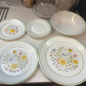 ヴィンテージ、corelle FLORIA 食器セット❣️ Vintage Corelle Dinnerware Set - Etsy