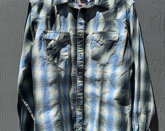 Vintage Wrangler Men’s Pearl Snap Button Down Shirt Size MD