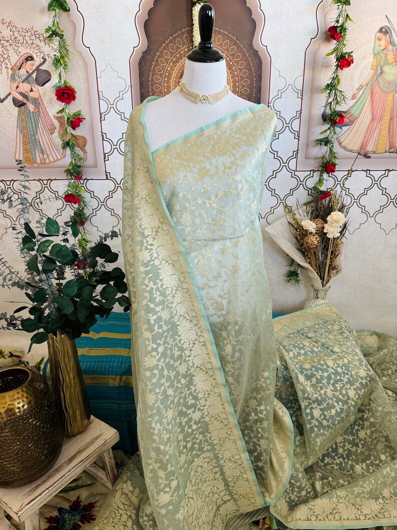 Organza silk saree x light gold zari - Grey x Green main image 1