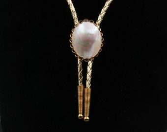 Mother Of Pearl Bolo Tie/Western Wear