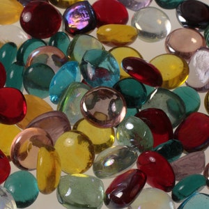 100 Pieces Assorted Vase filler, mosaic tiles,glass cabochons