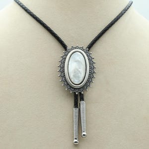 Mother Of Pearl Bolo Tie / Western Wear