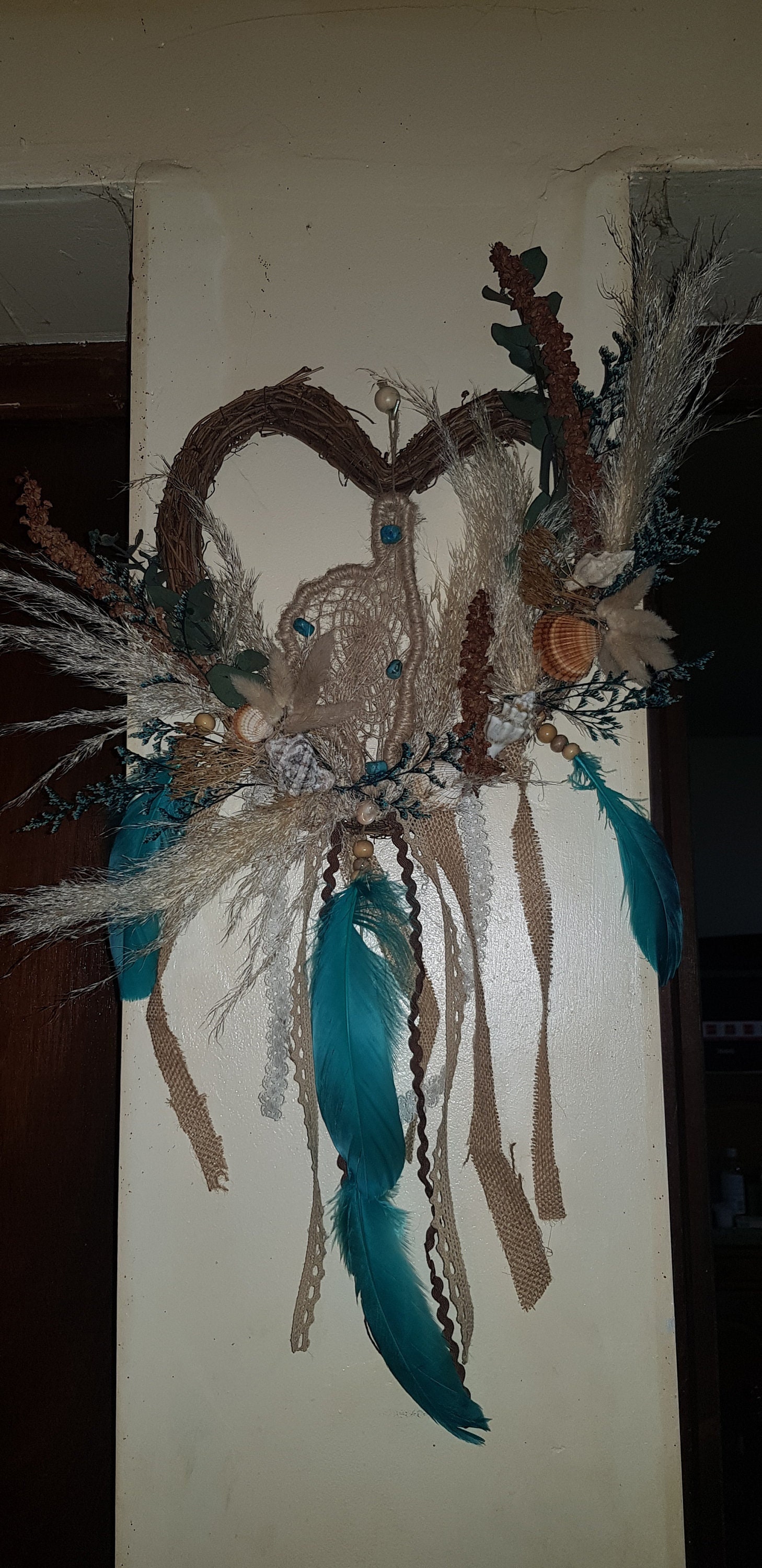 Petite Corse Attrape Rêve Dans Coeur en Guirlande de Vigne