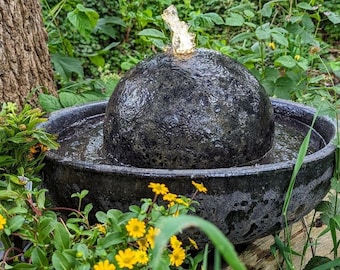 Wasserbrunnen XXL für innen und außen sand schwarz aus Steinzeug mit LED Beleuchtung sand schwarz, Brunnen Größe 54*29 cm