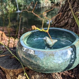 Große Vogeltränke Keramik Jadegrün 2 Größen, Vogeldeko, Gartendeko, Vogelhaus, Vogelbrunnen jade 36 9 Bild 7