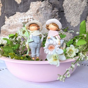 Pink zinc bowl with girl and boy, bowl, zinc bowl, antique Schale+Junge+Mächen