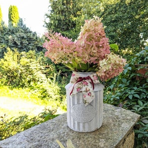 2 alte Kannen Handarbeit Wasserkanne Wasser Ölkanne Schnabelkanne Krug  Blumenvase Blumen Vase Schnabel Öl Kanne Kannen Einzelstück Hand  geschmiedet