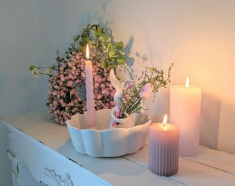 Kerzenleuchter Blumenform rund + Hase, Osterdeko, Kerzenschale weiß, Kerzenteller, Kerzenständer, Kerzenhalter