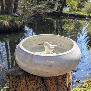 Große Vogeltränke Keramik, Vogeldeko, Gartendeko, Vogelhaus, Vogelbrunnen weiß Bild 2