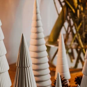 Set of candle houses: 7 pieces a whole village of candle houses 2 reindeer, white ceramic, village of lights, candlesticks, church Christmas village 5 Häuser + 2 Bäume