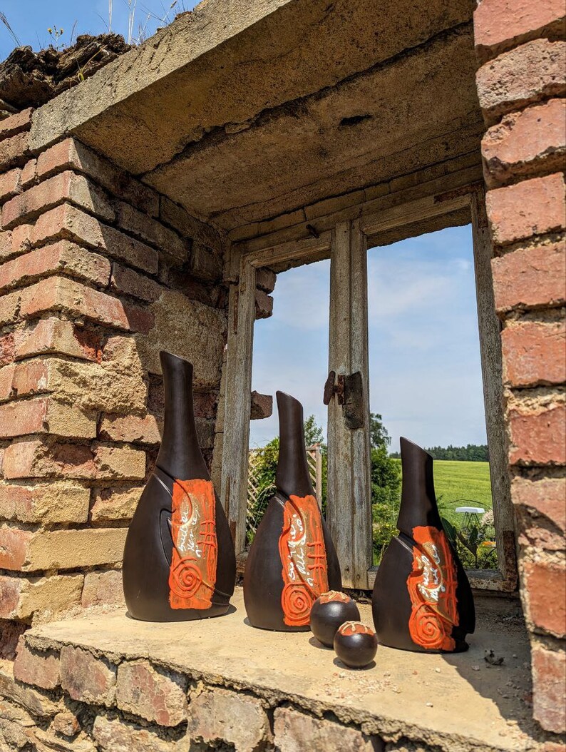 Bodenvase, Keramikvase, Vase, Dekovase dunkelbraun/schwarz mit gold orange weißen Applikationen 3-er Set