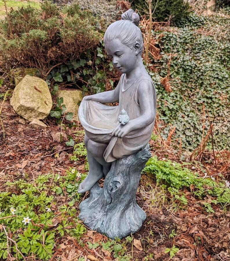 Vogelbrunnen, Figur Mädchen Spezialkeramik 82 cm, Gartenfigur Brunnen Mädchen stehend Bild 1