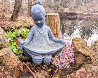 Vogelbrunnen, Figur Mädchen Spezialkeramik 50,5 cm, Gartenfigur Brunnen Mädchen knieend