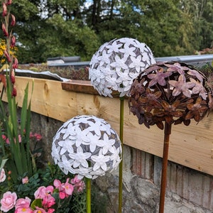 Metall Pflanzstecker weiß Allium 2 Größen Herbst, Gartenstecker, Gartendeko, Pflanzstecker, Pflanzendeko Bild 5