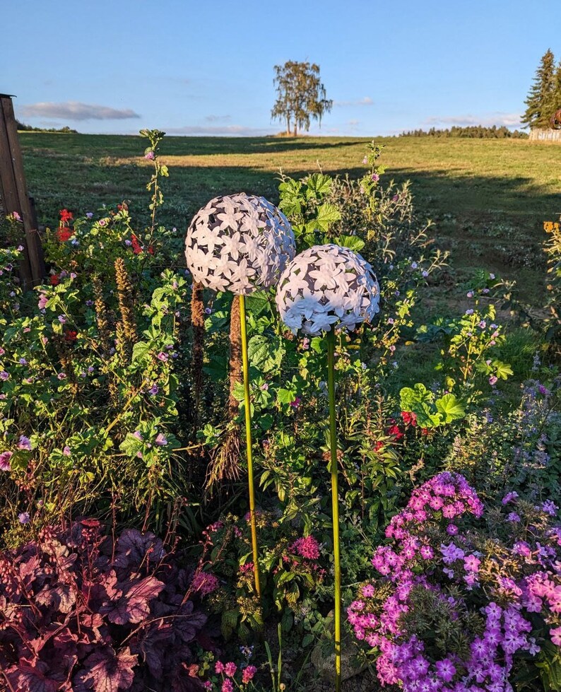 Metall Pflanzstecker weiß Allium 2 Größen Herbst, Gartenstecker, Gartendeko, Pflanzstecker, Pflanzendeko Bild 1