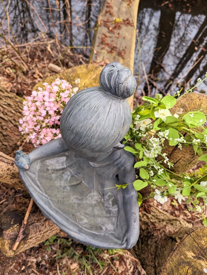 Vogelbrunnen, Figur Mädchen Spezialkeramik 50,5 cm, Gartenfigur Brunnen Mädchen knieend Bild 5
