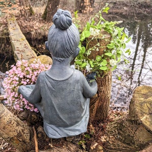 Vogelbrunnen, Figur Mädchen Spezialkeramik 50,5 cm, Gartenfigur Brunnen Mädchen knieend Bild 3