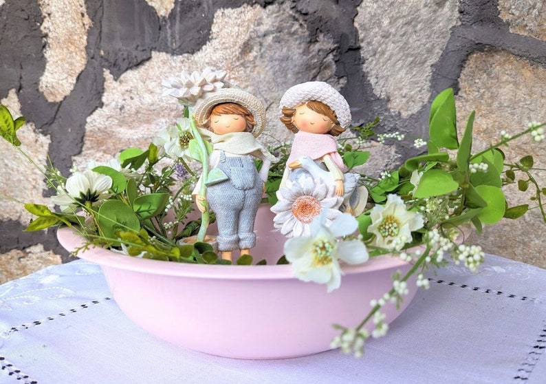 Pink zinc bowl with girl and boy, bowl, zinc bowl, antique Schale+Junge+Mächen