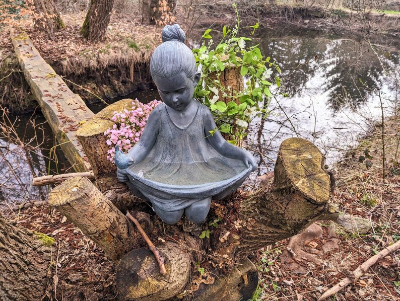 Vogelbrunnen, Figur Mädchen Spezialkeramik 50,5 cm, Gartenfigur Brunnen Mädchen knieend Bild 4