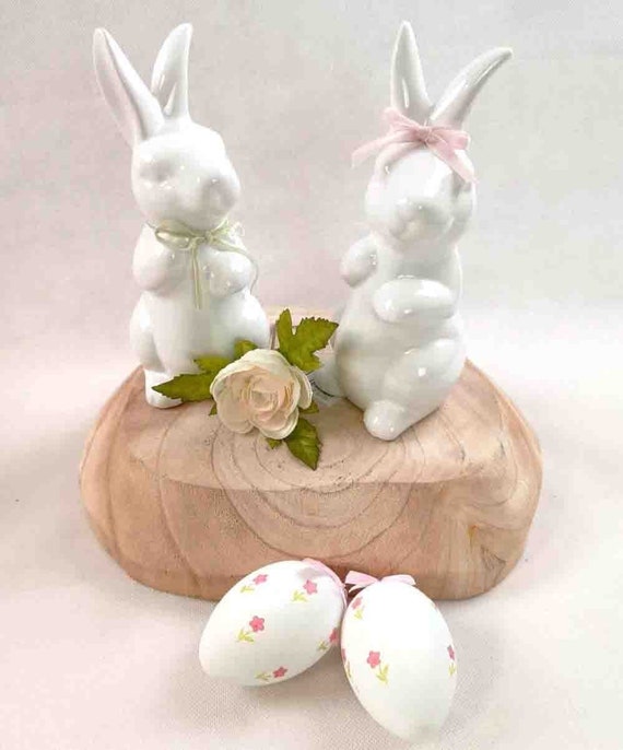 Set 2 coniglietti in porcellana, coppia di coniglietti, decorazioni pasquali, decorazioni per la tavola pasquale Love K11521180007/2 - Italia