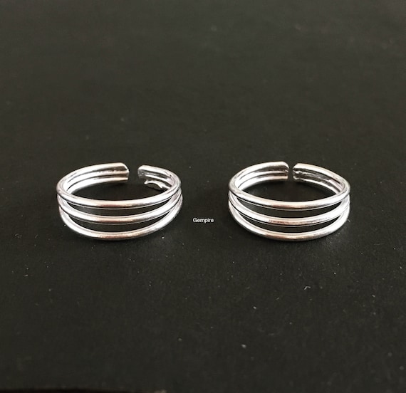 Sterling Silver Flower Center Swirl Design Toe Ring Sterling Silver Flower Center Swirl Design Toe Ring