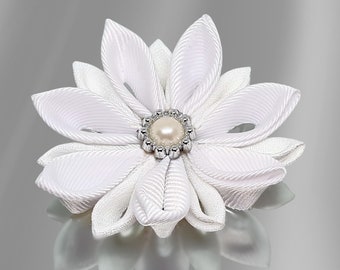 White Flower Lapel Pin for Men - Wedding Buttonhole Boutonniere - Groomsmen Gift - Kanzashi Brooch